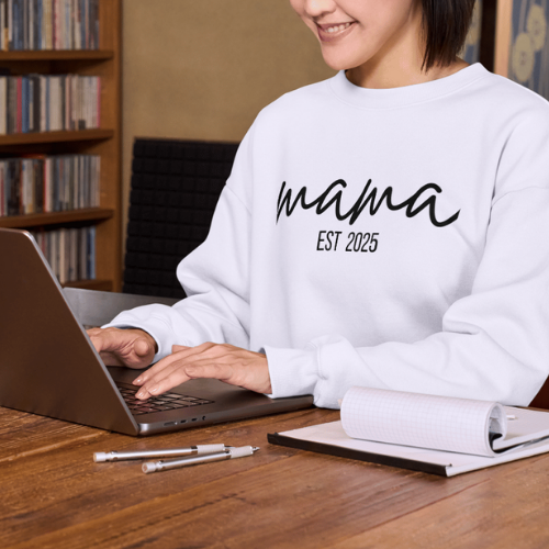 MAMA EST SWEATSHIRT